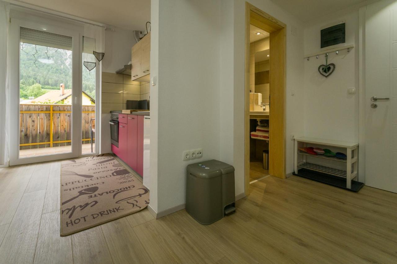 Aparthotel Pr' Jakapc' Mojstrana Exterior foto