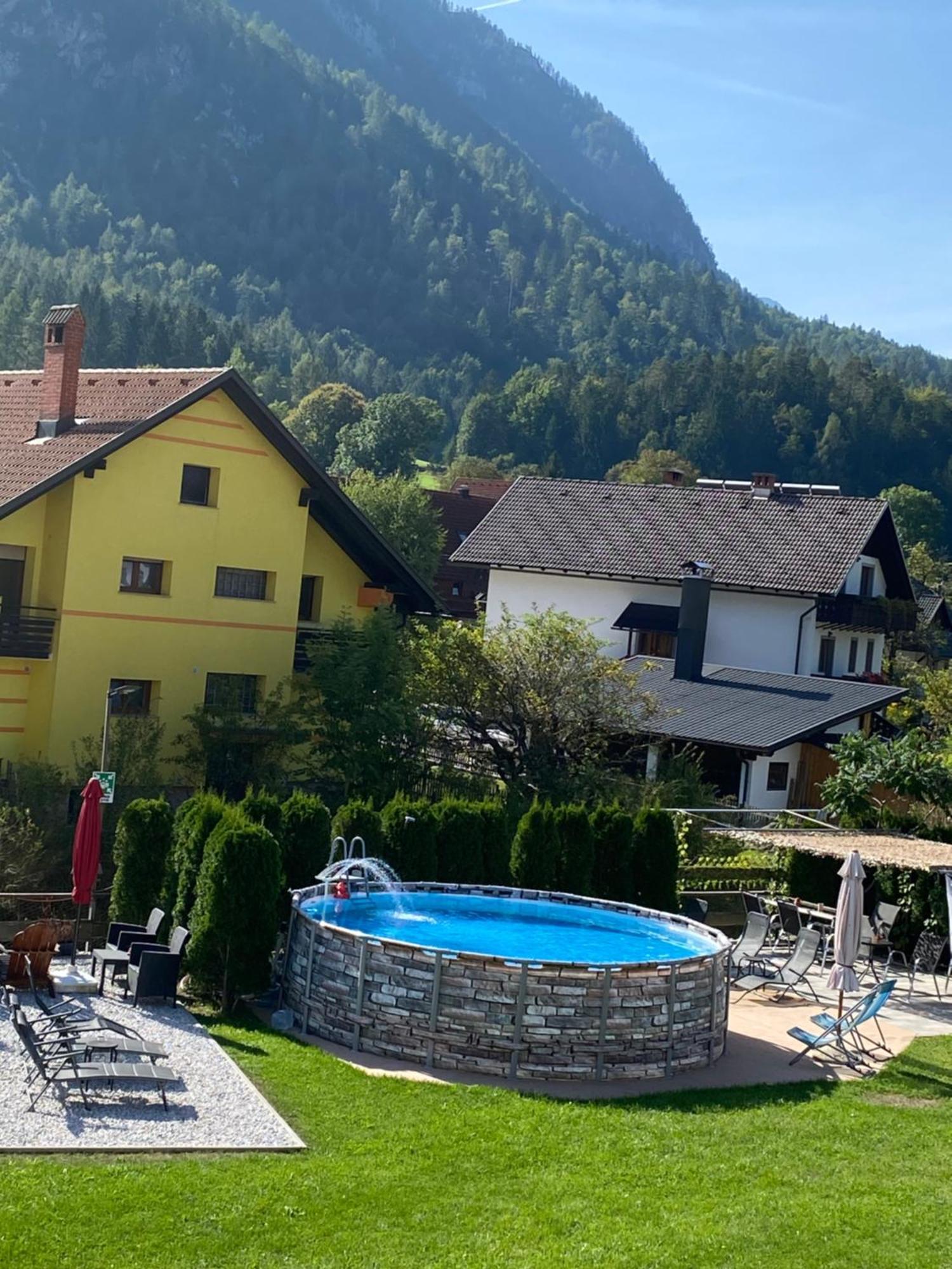 Aparthotel Pr' Jakapc' Mojstrana Exterior foto